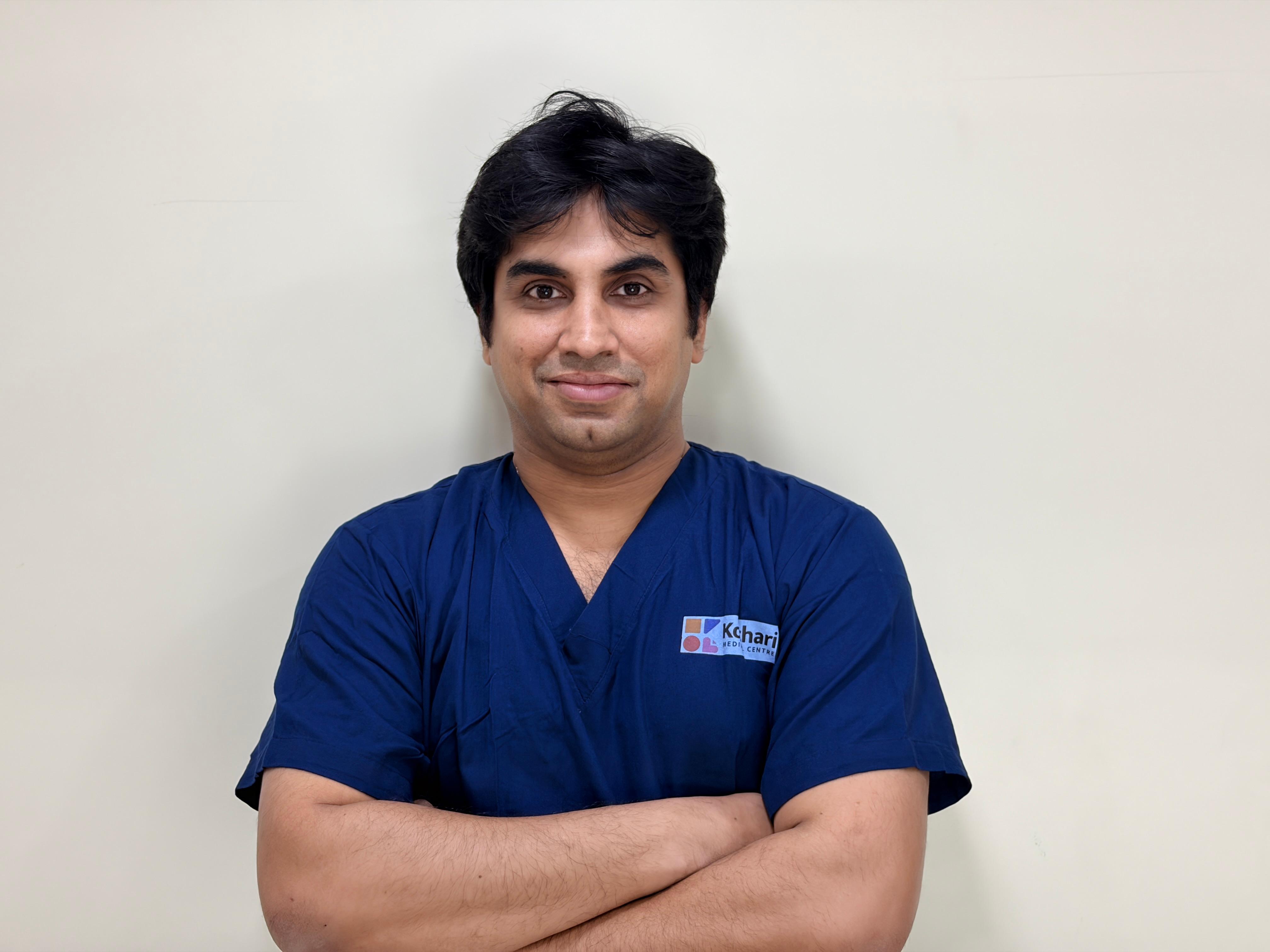 Dr. Bimal Kahar conducting patient cardiology consultation